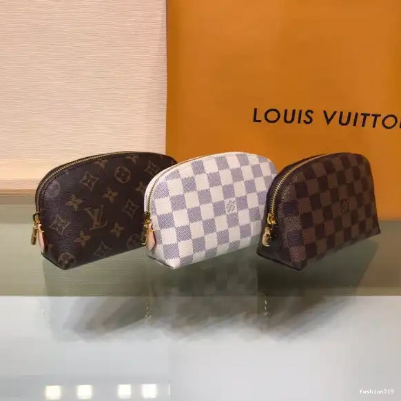 POUCH COSMETIC LOUIS VUITTON 0413